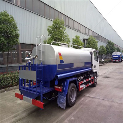 8噸灑水車東風(fēng)D9容積8噸灑水車