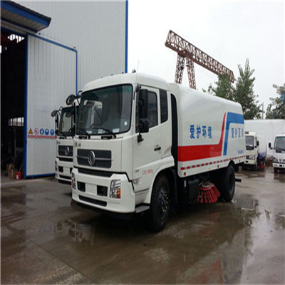 東風(fēng)天錦掃路車專賣-尺寸7930米-7630米寬2500 -高3120