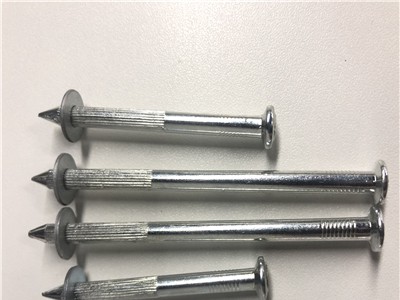 鋼射釘、水泥射釘、俄羅斯射釘、帶墊射釘、混凝土射釘?shù)?，廠家直銷