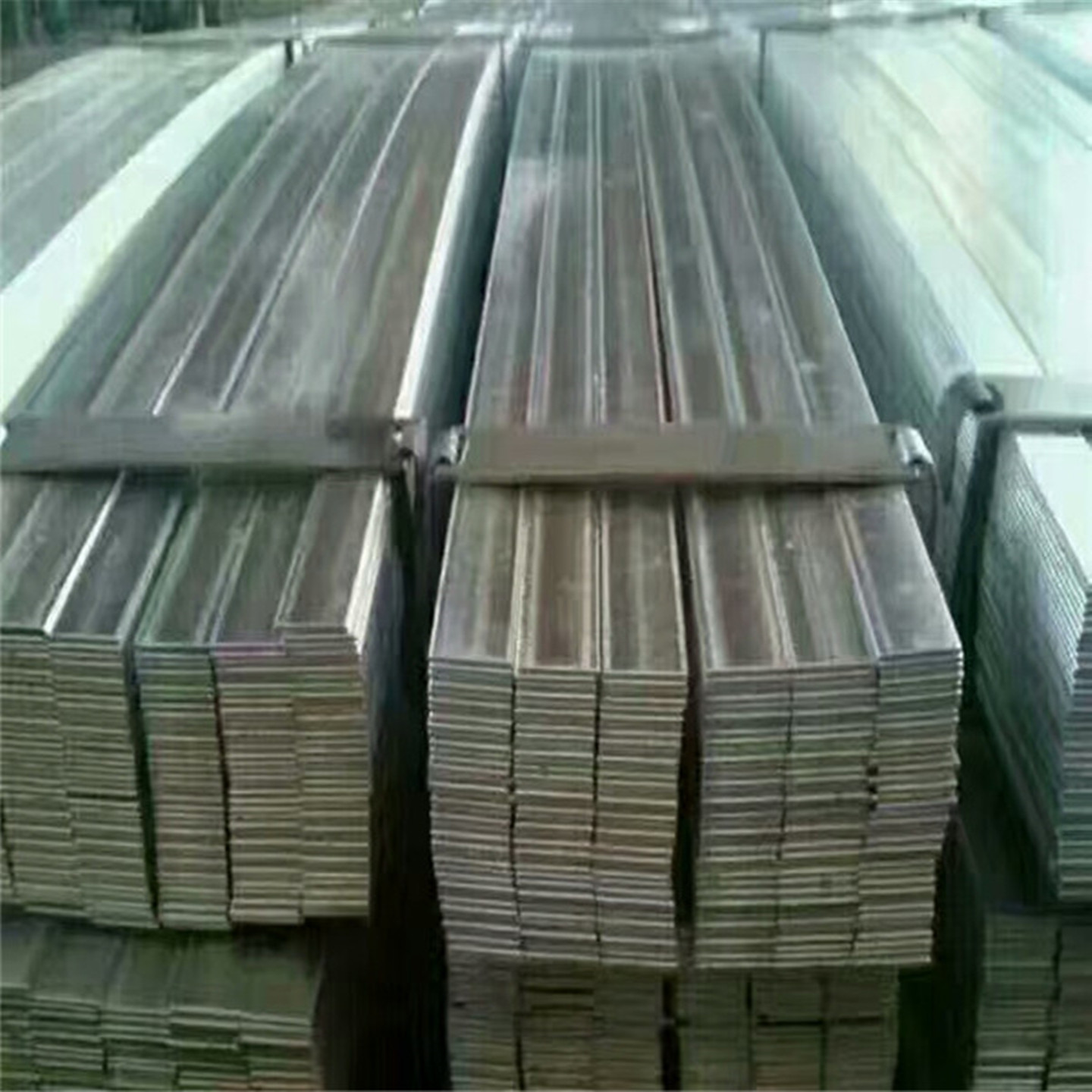 北辰區(qū)Q345B鍍鋅扁鋼 價(jià)格透明 天津熱軋鍍鋅扁鋼